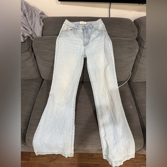 EUC ROLLA'S Eastcoast Flare Tash Blue Jeans size 26 - Picture 2 of 8